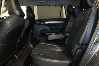 Toyota Highlander, 2.5, 140 kW, hybrid, automatic, four-wheel drive