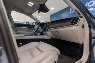 Volvo S90, 2.0, 220 kW, hybrid, automatic, four-wheel drive