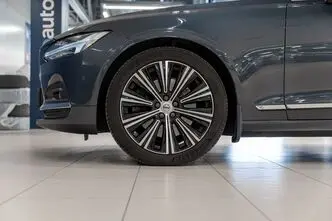 Volvo S90, 2.0, 220 kW, hybrid, automatic, four-wheel drive