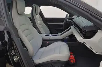 Porsche Taycan, 500 kW, elekter, automaat, nelikvedu