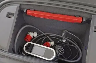 Porsche Taycan, 500 kW, elekter, automaat, nelikvedu