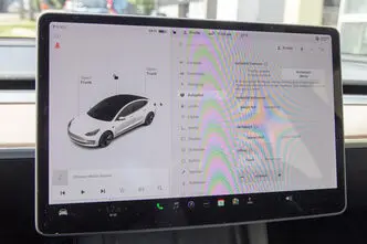 Tesla Model 3, 208 kW, elekter, automaat, tagavedu