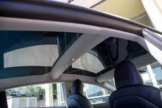 Tesla Model 3, 208 kW, elekter, automaat, tagavedu