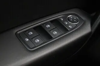 Renault Captur, 1.0, 67 kW, бензин, механическая, передний привод
