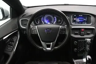 Volvo V40, 2.0, 88 kW, diesel, manual, front-wheel drive
