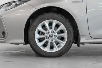 Toyota Corolla, 1.8, 125 kW, гибрид, автомат, передний привод