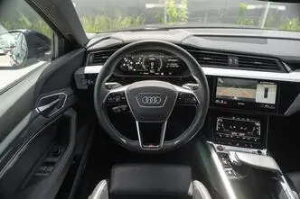 Audi e-tron, 370 kW, elekter, automaat, nelikvedu