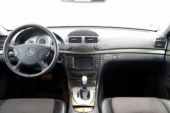 Mercedes-Benz E 220, 2.1, 149 kW, diesel, automatic, rear-wheel drive