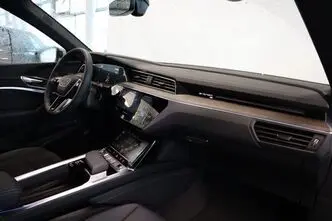 Audi Q8 e-tron, 158 kW, electric, automatic, four-wheel drive