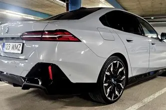 BMW i5, 250 kW, elekter, automaat, tagavedu