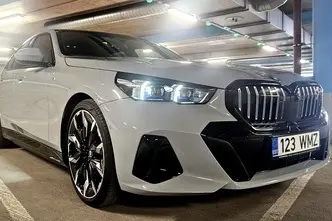 BMW i5, 250 kW, elekter, automaat, tagavedu