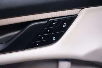 Porsche Taycan, 240 kW, electric, automatic, rear-wheel drive
