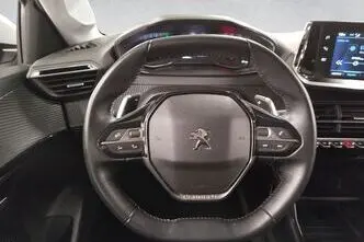 Peugeot 208, 1.2, 74 kW, petrol, automatic, front-wheel drive