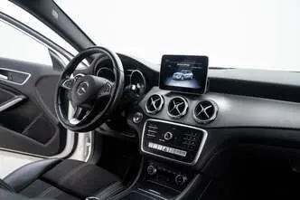 Mercedes-Benz GLA 180, 1.6, 90 kW, petrol, automatic, front-wheel drive