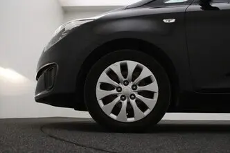 Kia Carens, 1.6, 99 kW, бензин, механическая, передний привод