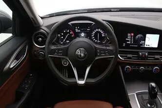 Alfa Romeo Giulia, 2.0, 147 kW, petrol, automatic, rear-wheel drive