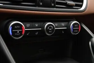 Alfa Romeo Giulia, 2.0, 147 kW, petrol, automatic, rear-wheel drive