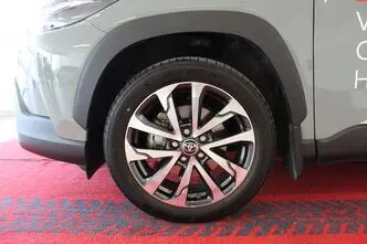 Toyota Corolla Cross, 1.8, 72 kW, hybrid, automatic, front-wheel drive