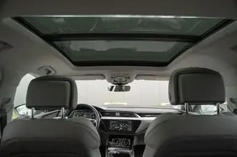 Audi e-tron, 300 kW, elekter, manuaal