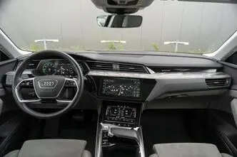 Audi e-tron, 300 kW, elekter, manuaal