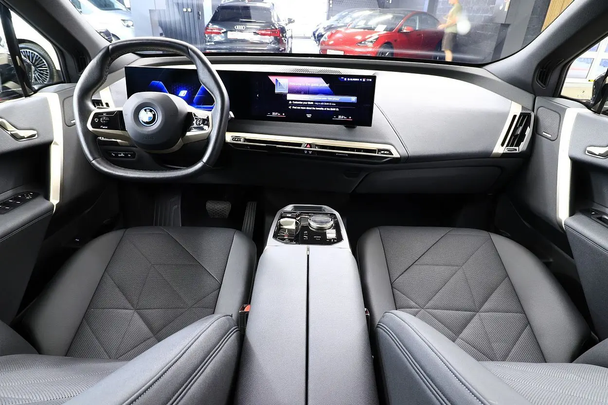BMW iX, 240 kW, elekter, automaat, nelikvedu