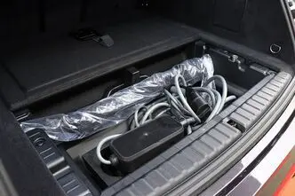 BMW iX, 240 kW, elekter, automaat, nelikvedu