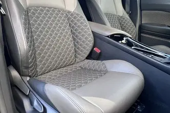 Toyota C-HR, 1.8, 72 kW, hübriid, automaat, esivedu
