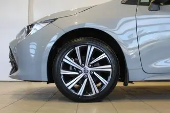 Toyota Corolla, 1.8, 72 kW, hübriid, automaat, esivedu