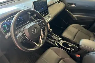 Toyota Corolla, 2.0, 112 kW, гибрид, автомат, полный привод