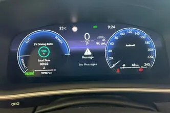 Toyota Corolla, 2.0, 112 kW, гибрид, автомат, полный привод