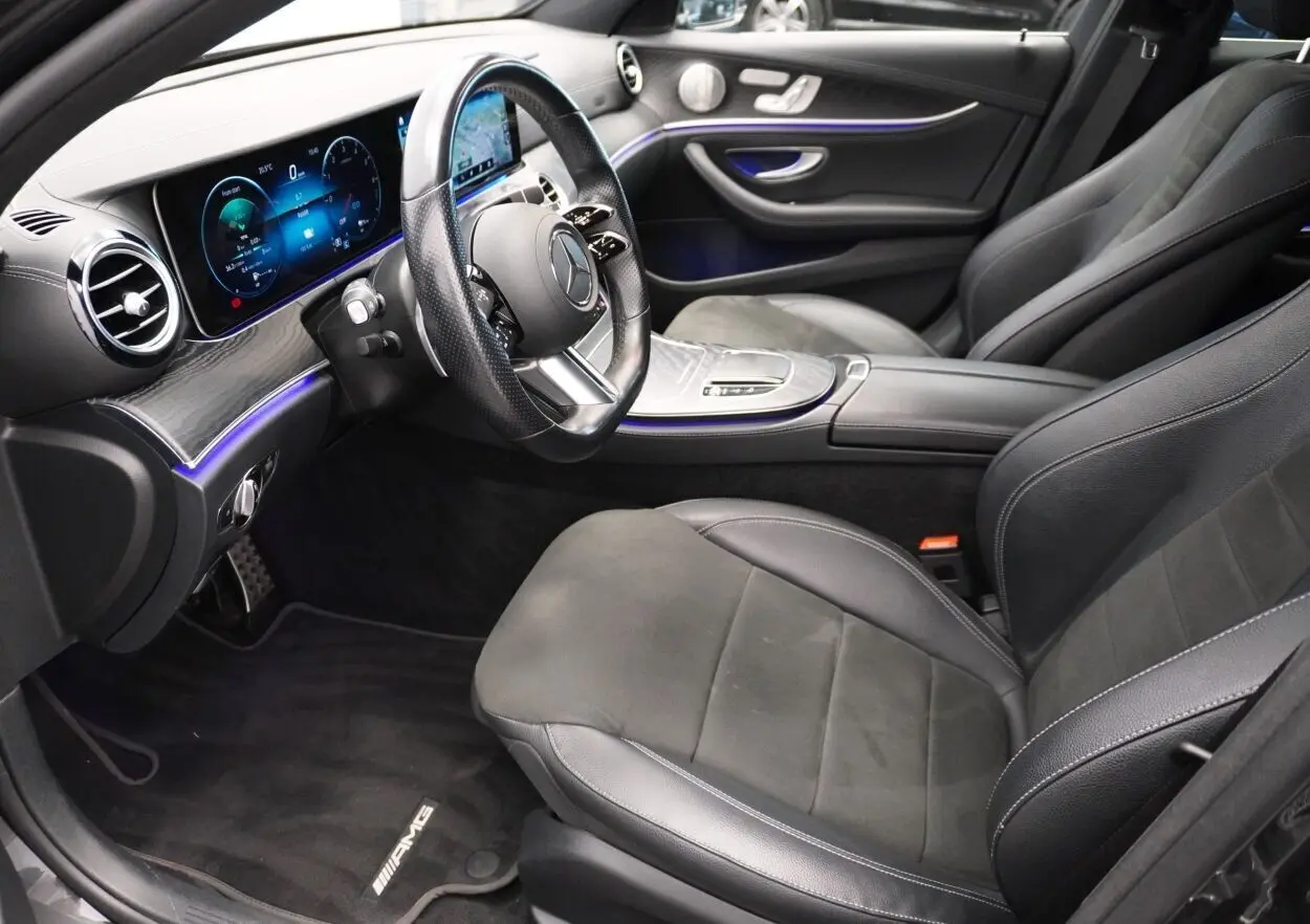 Mercedes-Benz E 300, 2.0, 143 kW, plug-in hybrid, automatic, four-wheel drive