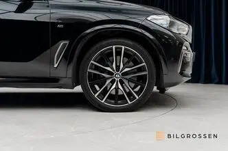 BMW X5, 4.4, 390 kW, petrol, automatic, four-wheel drive