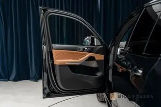 BMW X5, 3.0, 360 kW, hübriid, automaat, nelikvedu