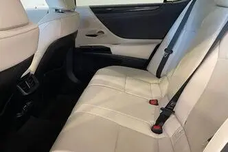 Lexus ES 300, 2.5, 131 kW, hübriid, automaat, esivedu