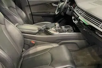 Audi Q7, 3.0, 210 kW, hybrid, automatic, four-wheel drive
