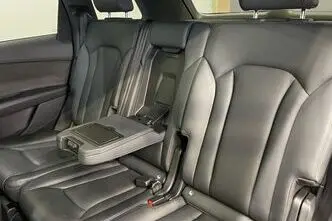 Audi Q7, 3.0, 210 kW, hybrid, automatic, four-wheel drive