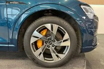 Audi e-tron, 158 kW, электричество, автомат, полный привод