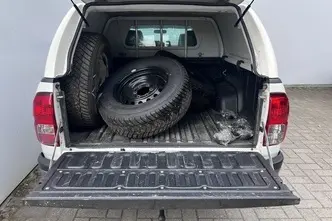 Toyota Hilux, 2.4, 110 kW, diesel, manual, four-wheel drive