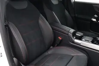 Mercedes-Benz GLB 200, 1.3, 120 kW, bensiin, automaat, esivedu