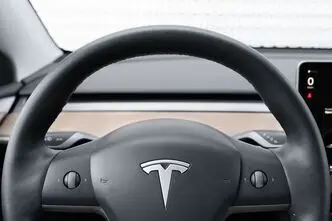 Tesla Model Y, 393 kW, электричество, автомат, полный привод
