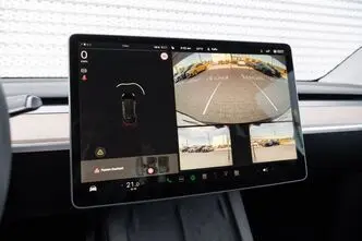 Tesla Model Y, 393 kW, электричество, автомат, полный привод