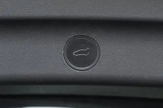 Tesla Model Y, 393 kW, электричество, автомат, полный привод