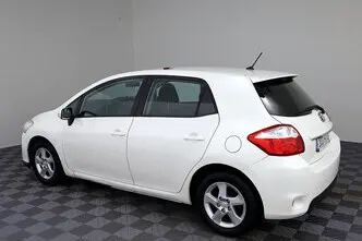 Toyota Auris, 1.8, 99 kW, hybrid, automatic, front-wheel drive