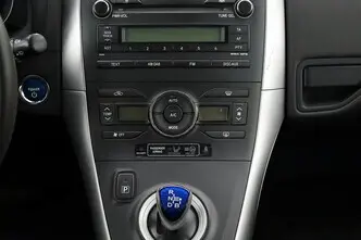 Toyota Auris, 1.8, 99 kW, hybrid, automatic, front-wheel drive