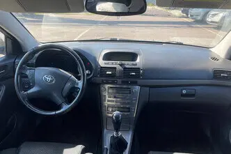Toyota Avensis, 2.0, 115 kW, diesel, manual, front-wheel drive