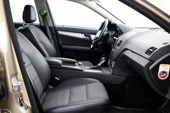 Mercedes-Benz C 220, 2.1, 169 kW, diesel, automatic, rear-wheel drive