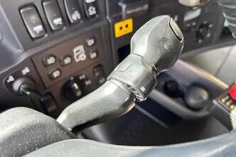 Scania R560, 412 kW, дизель, автомат