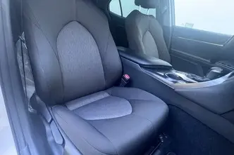 Toyota Camry, 2.5, 131 kW, hybrid, automatic, front-wheel drive