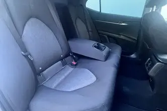 Toyota Camry, 2.5, 131 kW, hybrid, automatic, front-wheel drive