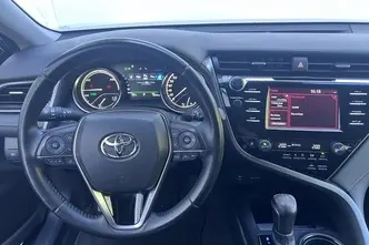 Toyota Camry, 2.5, 131 kW, hybrid, automatic, front-wheel drive